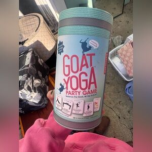 Kikkerland Goat Yoga Game